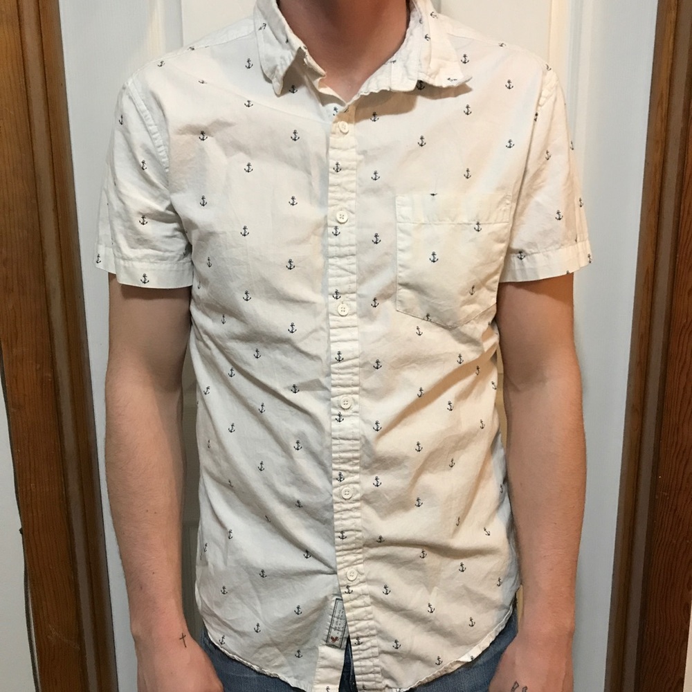 Anchor Button Up